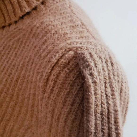 Attic & Barn Women's Tan Knit Blend Mohair Turtleneck Balloon Sleeve Sweater! M - Picture 4 of 8